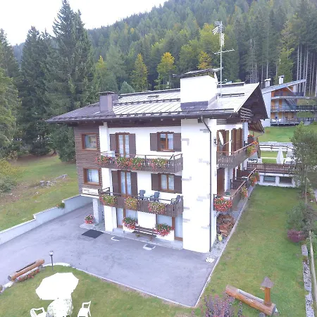 Hotel Garni Bucaneve 2*